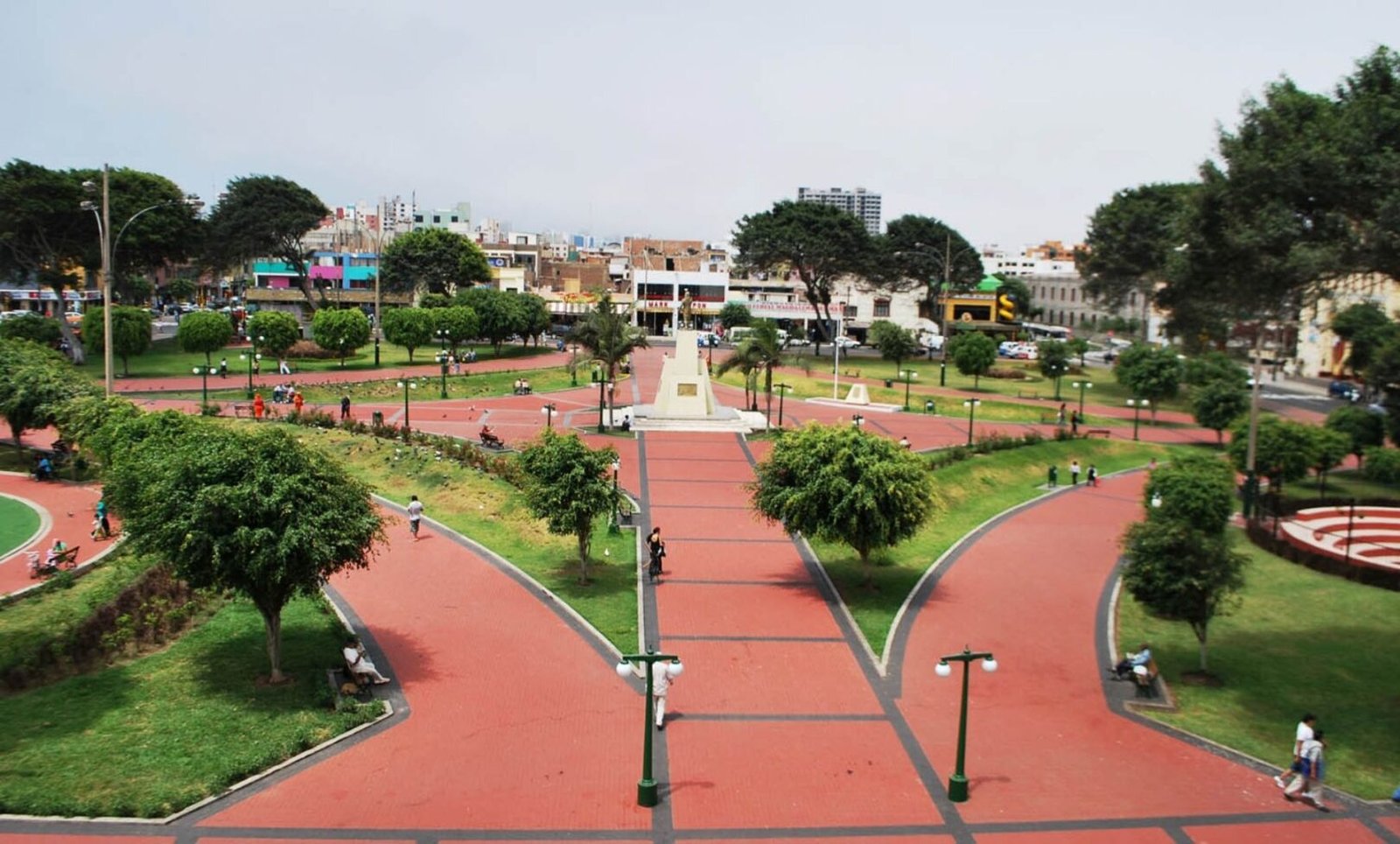 Plaza Túpac Amaru.
